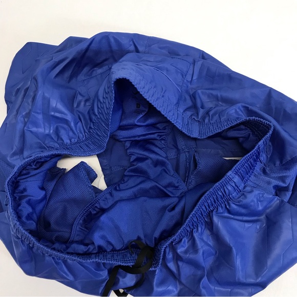 Nike | Blue Textured Shorts with pockets.  Size Large - Picture 10 of 13